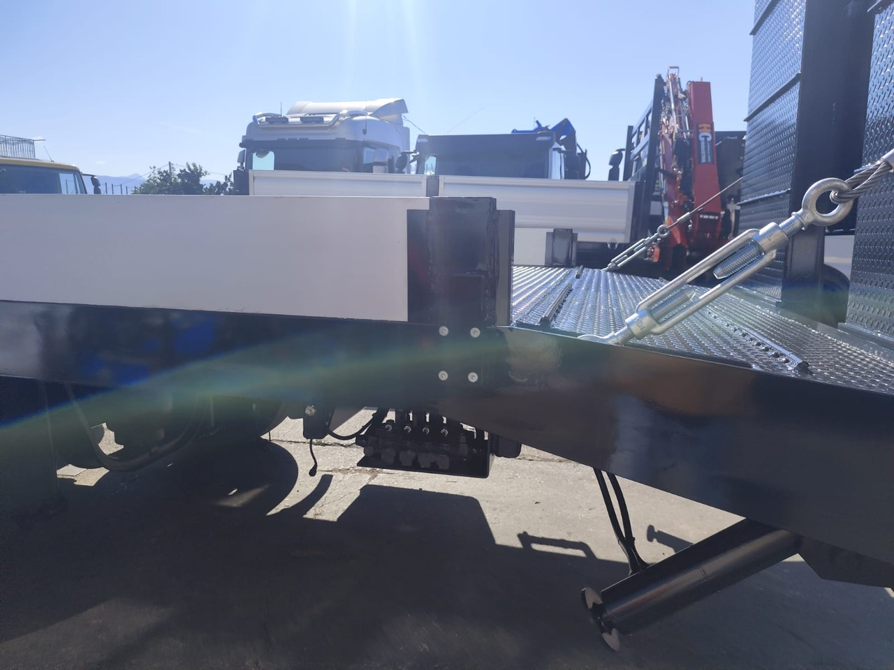 MAN TGX 26.440 - Camião de caixa aberta/ Plataforma: foto 3 MAN TGX 26.440 - Camião de caixa aberta/ Plataforma: foto 3