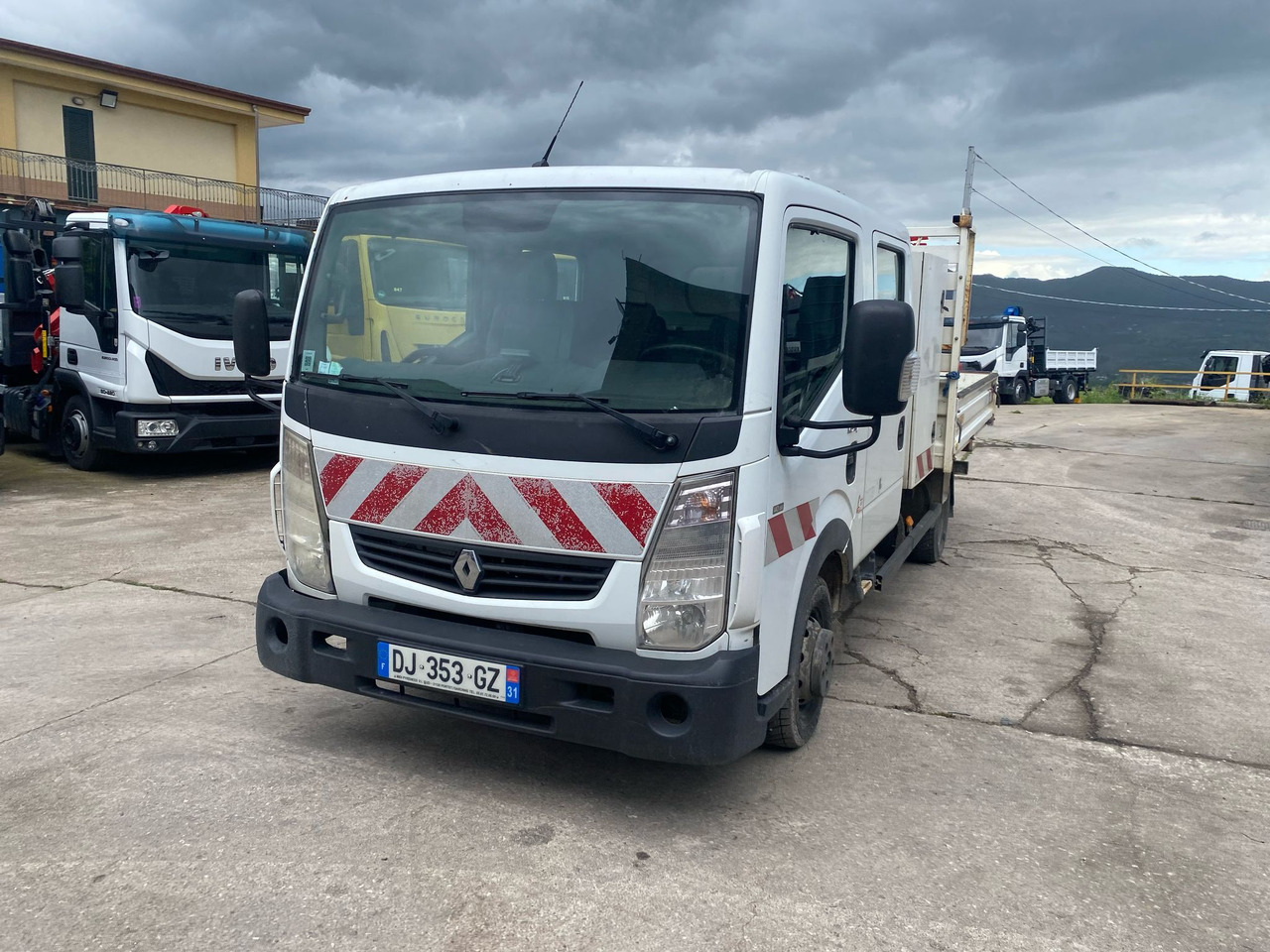 RENAULT MAXITY 140 DXI - Camião de caixa aberta/ Plataforma: foto 1 RENAULT MAXITY 140 DXI - Camião de caixa aberta/ Plataforma: foto 1
