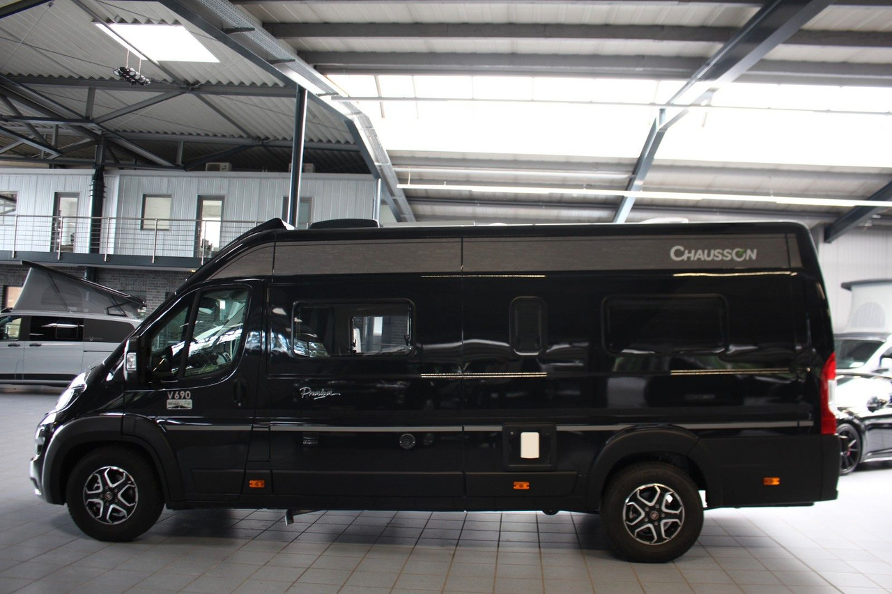 Chausson V 690/10 AT-9 Premium Road Hubbett Rampe Solar - Campervan: foto 3 Chausson V 690/10 AT-9 Premium Road Hubbett Rampe Solar - Campervan: foto 3