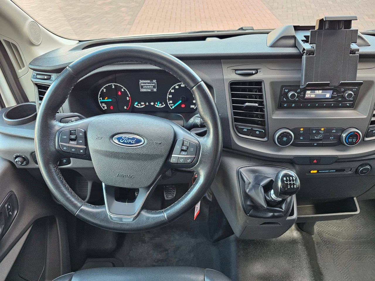 Locação de  Ford Transit Pritsche 310 DoKa AHK Klima 7 Sitzer Ford Transit Pritsche 310 DoKa AHK Klima 7 Sitzer: foto 11