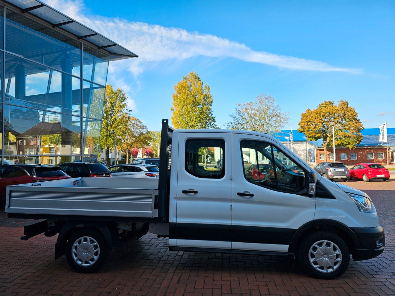 Locação de  Ford Transit Pritsche 310 DoKa AHK Klima 7 Sitzer Ford Transit Pritsche 310 DoKa AHK Klima 7 Sitzer: foto 6
