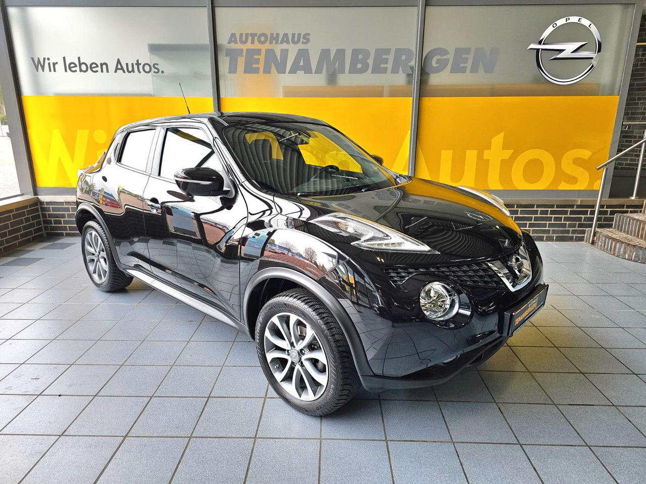 Nissan Juke 1.2 DIG-T 360 / Navi / Ganzjahresreifen - SUV: foto 1 Nissan Juke 1.2 DIG-T 360 / Navi / Ganzjahresreifen - SUV: foto 1