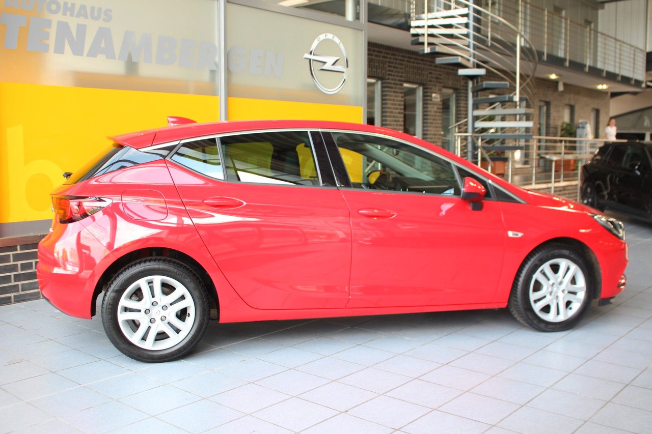 Opel Astra K Lim. Innovation Navi Voll-LED Kamera - Sedã: foto 3 Opel Astra K Lim. Innovation Navi Voll-LED Kamera - Sedã: foto 3