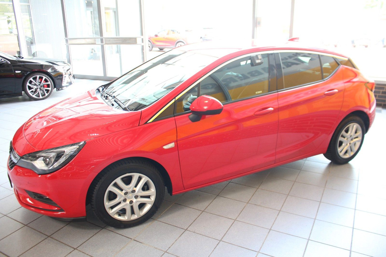 Opel Astra K Lim. Innovation Navi Voll-LED Kamera - Sedã: foto 5 Opel Astra K Lim. Innovation Navi Voll-LED Kamera - Sedã: foto 5