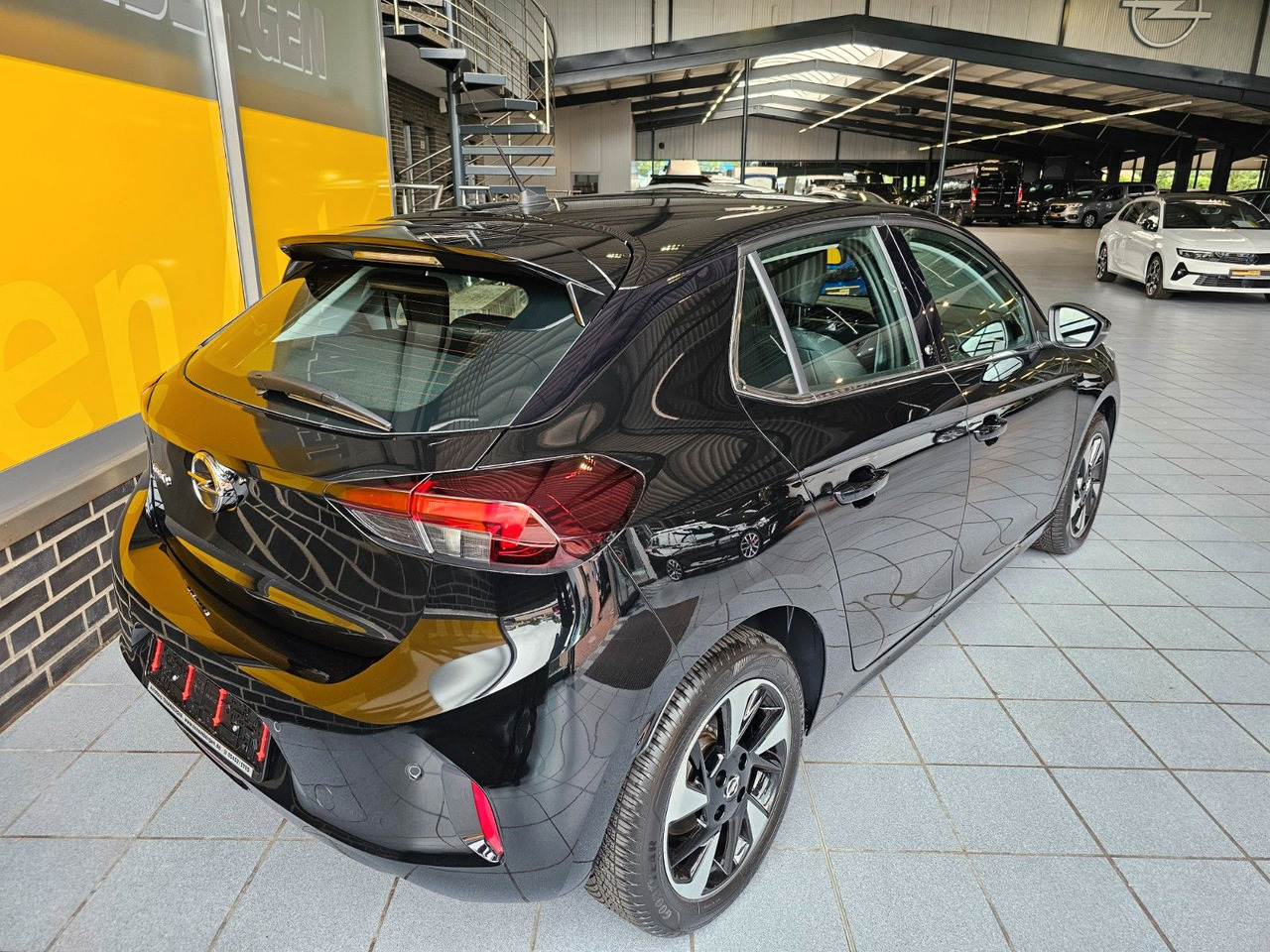 Opel Corsa F e Elegance Navi Pro SHZ LED 50KW DAB - Automóvel: foto 3 Opel Corsa F e Elegance Navi Pro SHZ LED 50KW DAB - Automóvel: foto 3