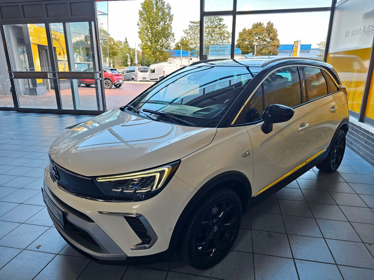 Opel Crossland 1.2 AT Ultimate Navi Kamera LED HuD - Sedã: foto 2 Opel Crossland 1.2 AT Ultimate Navi Kamera LED HuD - Sedã: foto 2