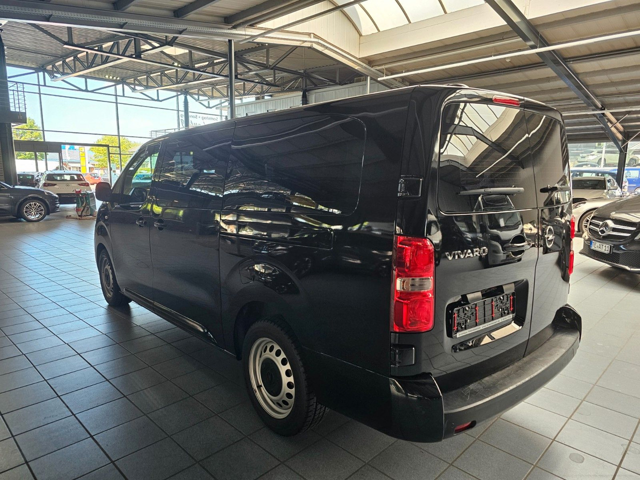 Opel Vivaro Kasten FlexSpace L DoKa Navi CarPlay DAB - Furgão compacto, Carrinha cabine dupla: foto 3 Opel Vivaro Kasten FlexSpace L DoKa Navi CarPlay DAB - Furgão compacto, Carrinha cabine dupla: foto 3