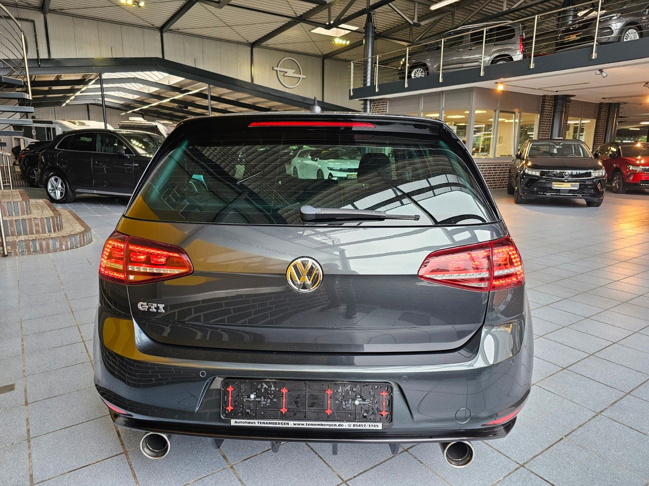 Volkswagen Golf VII Lim. GTI BMT SHZ BiXenon - Sedã: foto 5 Volkswagen Golf VII Lim. GTI BMT SHZ BiXenon - Sedã: foto 5
