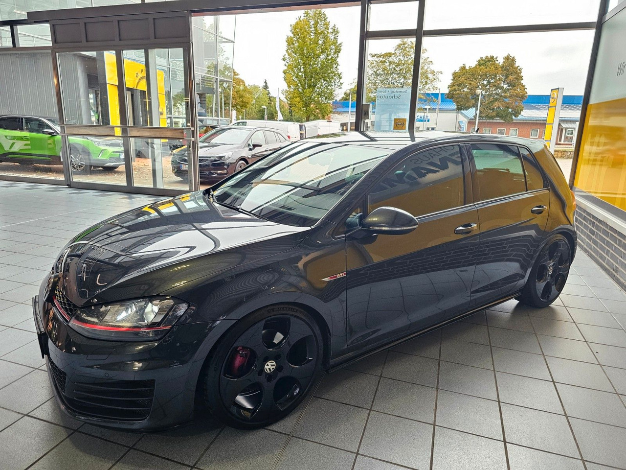 Volkswagen Golf VII Lim. GTI BMT SHZ BiXenon - Sedã: foto 3 Volkswagen Golf VII Lim. GTI BMT SHZ BiXenon - Sedã: foto 3