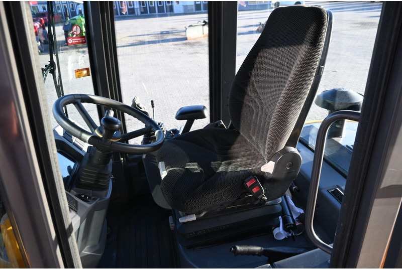 Carregadeira de rodas Volvo L30G: foto 10