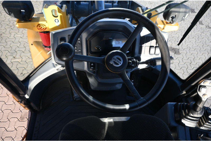 Carregadeira de rodas Volvo L30G: foto 13