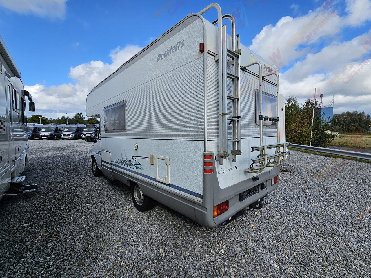 DethleffsA 5820 6 Personen Zulassung - Autocaravana capucine: foto 3 DethleffsA 5820 6 Personen Zulassung - Autocaravana capucine: foto 3