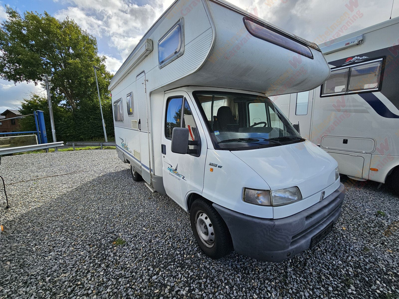 DethleffsA 5820 6 Personen Zulassung - Autocaravana capucine: foto 2 DethleffsA 5820 6 Personen Zulassung - Autocaravana capucine: foto 2