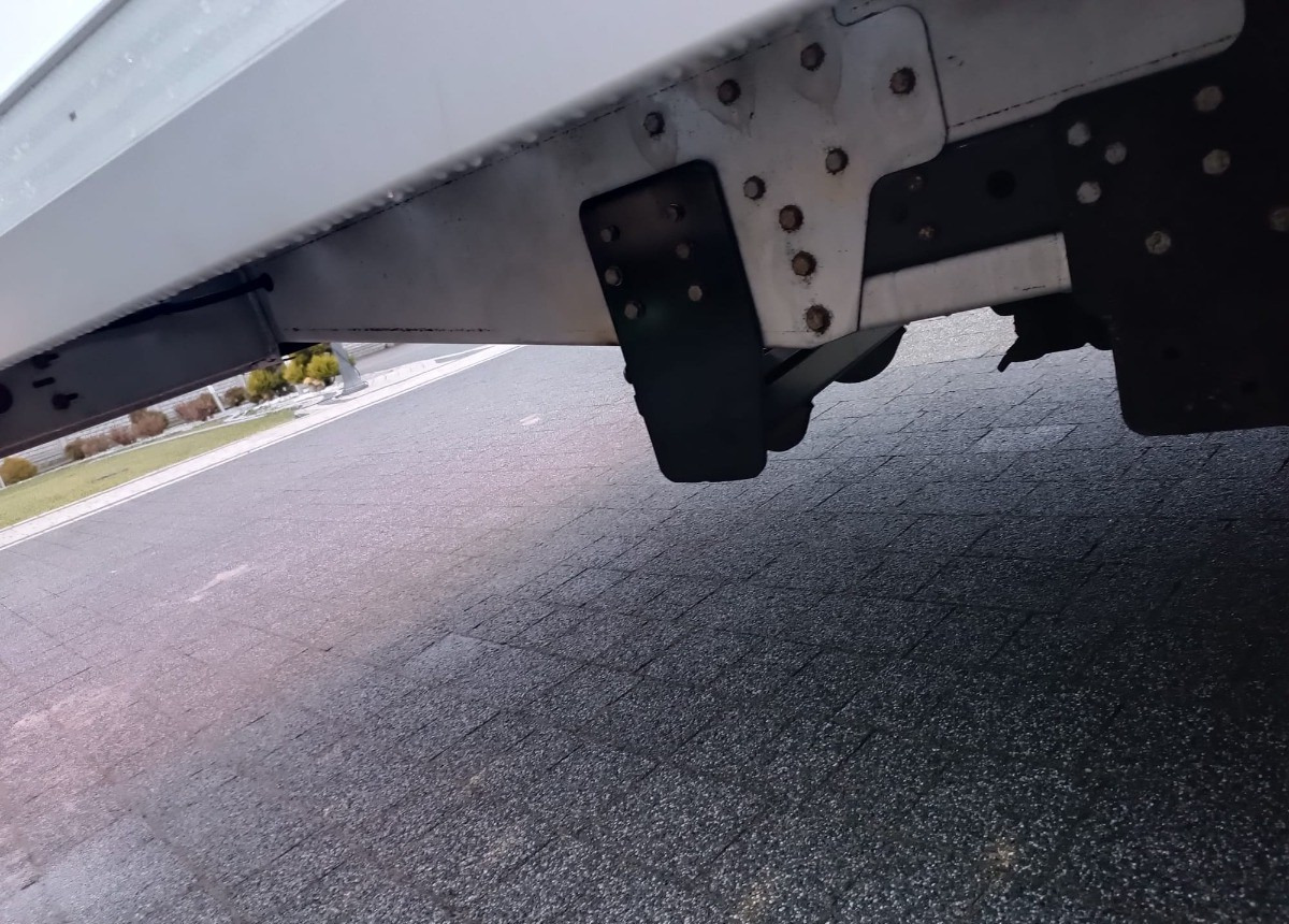 Caminhão reboque Iveco Daily 35-180 Autolaweta Sypialnia STAN WZOROWY VAT 23: foto 12