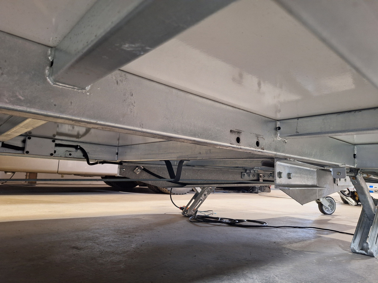 Deli Star Trailer Deli Promotion & General Sales 6000 - EU standards - Roulote bar: foto 4 Deli Star Trailer Deli Promotion & General Sales 6000 - EU standards - Roulote bar: foto 4