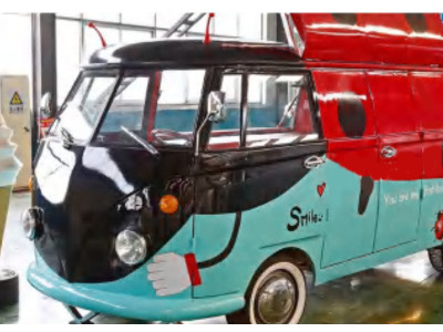 Deli Star Trailer Retro Minivan Fliptop 4300 Electric - EU standards - Roulote bar: foto 1 Deli Star Trailer Retro Minivan Fliptop 4300 Electric - EU standards - Roulote bar: foto 1