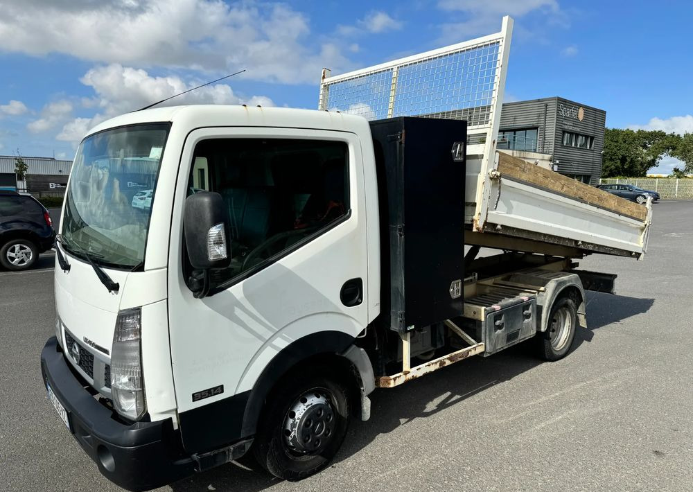 Nissan NT400 - Caminhão basculante: foto 1 Nissan NT400 - Caminhão basculante: foto 1
