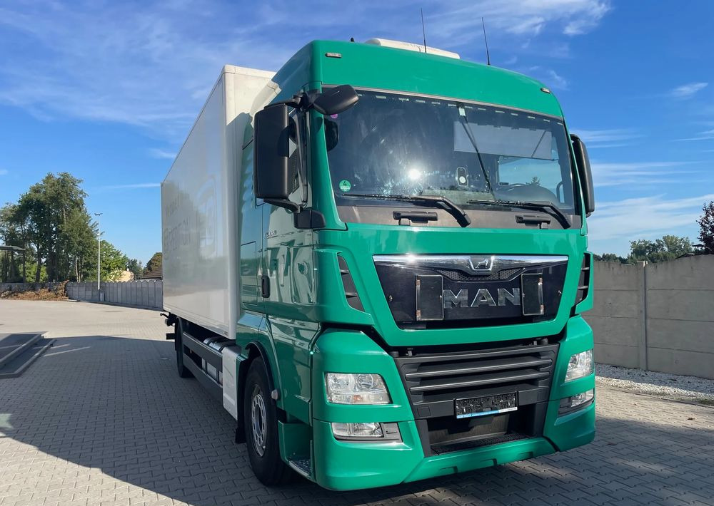 MAN TGX 18.420/ KONTENER 7,2m - Caminhão furgão: foto 4 MAN TGX 18.420/ KONTENER 7,2m - Caminhão furgão: foto 4