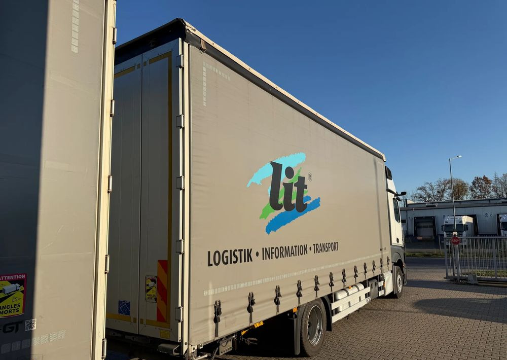 Mercedes-Benz ACTROS 1845 Zestaw przestrzenny przejazdowy120m3 - Caminhão com lona: foto 5 Mercedes-Benz ACTROS 1845 Zestaw przestrzenny przejazdowy120m3 - Caminhão com lona: foto 5