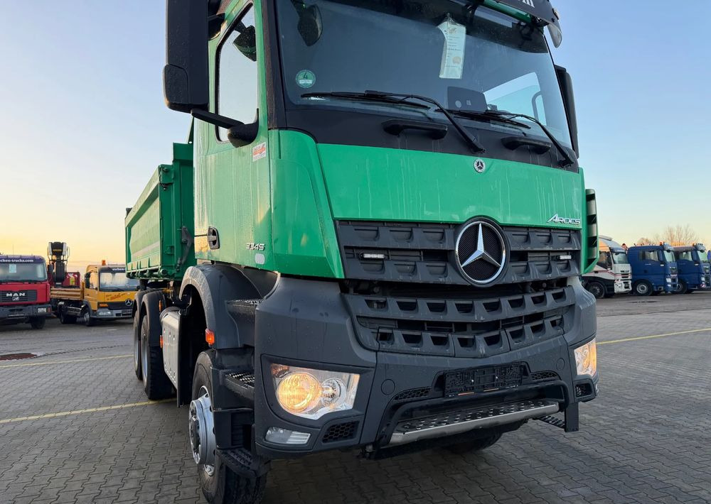 Caminhão basculante Mercedes-Benz AROCS 3345/6x6/ Wywrotka Miller Bordmatic: foto 10