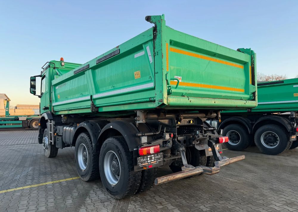 Caminhão basculante Mercedes-Benz AROCS 3345/6x6/ Wywrotka Miller Bordmatic: foto 6