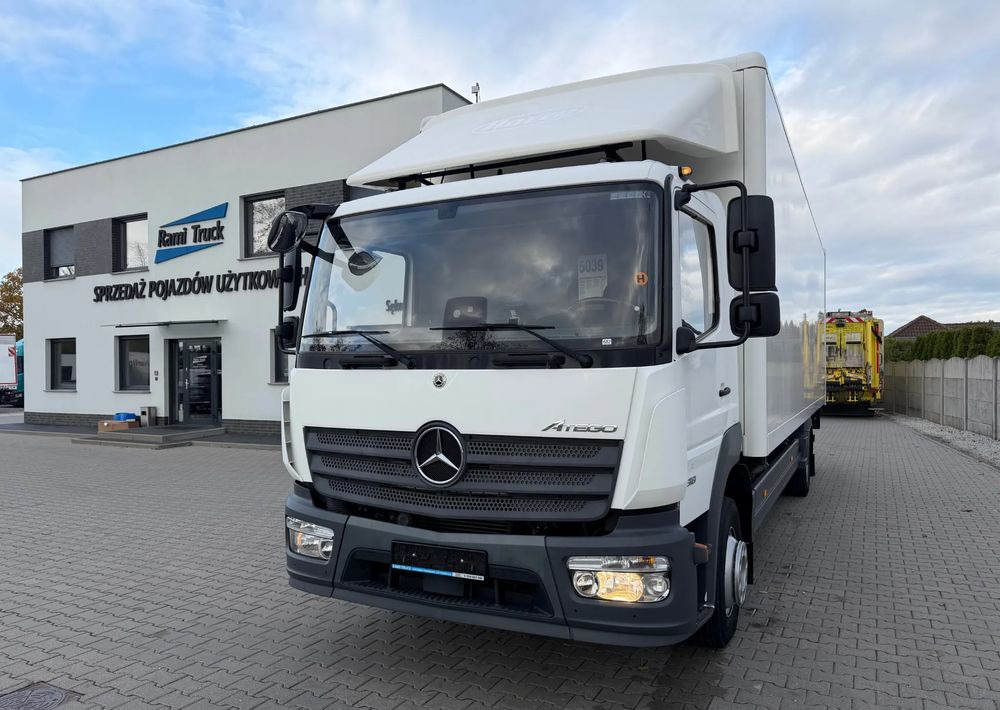 Mercedes-Benz ATEGO 1318 IZOTERMA 20 PALET! - Caminhão furgão: foto 1 Mercedes-Benz ATEGO 1318 IZOTERMA 20 PALET! - Caminhão furgão: foto 1