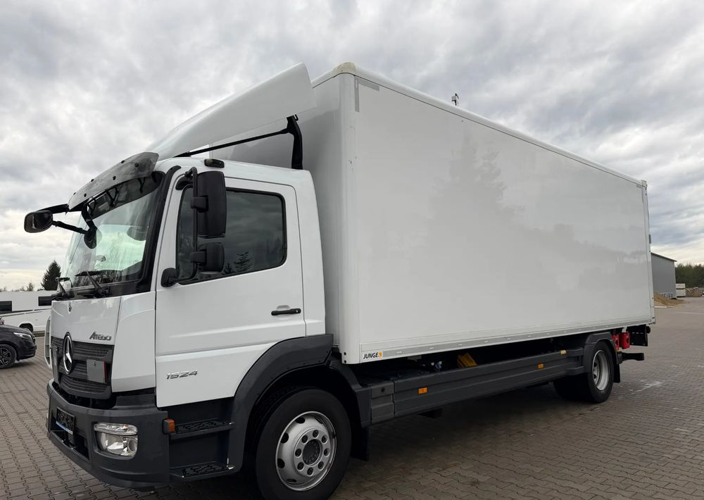 Mercedes-Benz ATEGO 1524 - Caminhão furgão: foto 3 Mercedes-Benz ATEGO 1524 - Caminhão furgão: foto 3