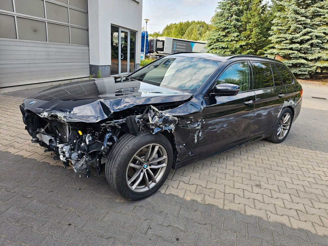 BMW 520 d M Packet Luftsitze Harman-K TOP Ausstatt. - Automóvel: foto 2 BMW 520 d M Packet Luftsitze Harman-K TOP Ausstatt. - Automóvel: foto 2