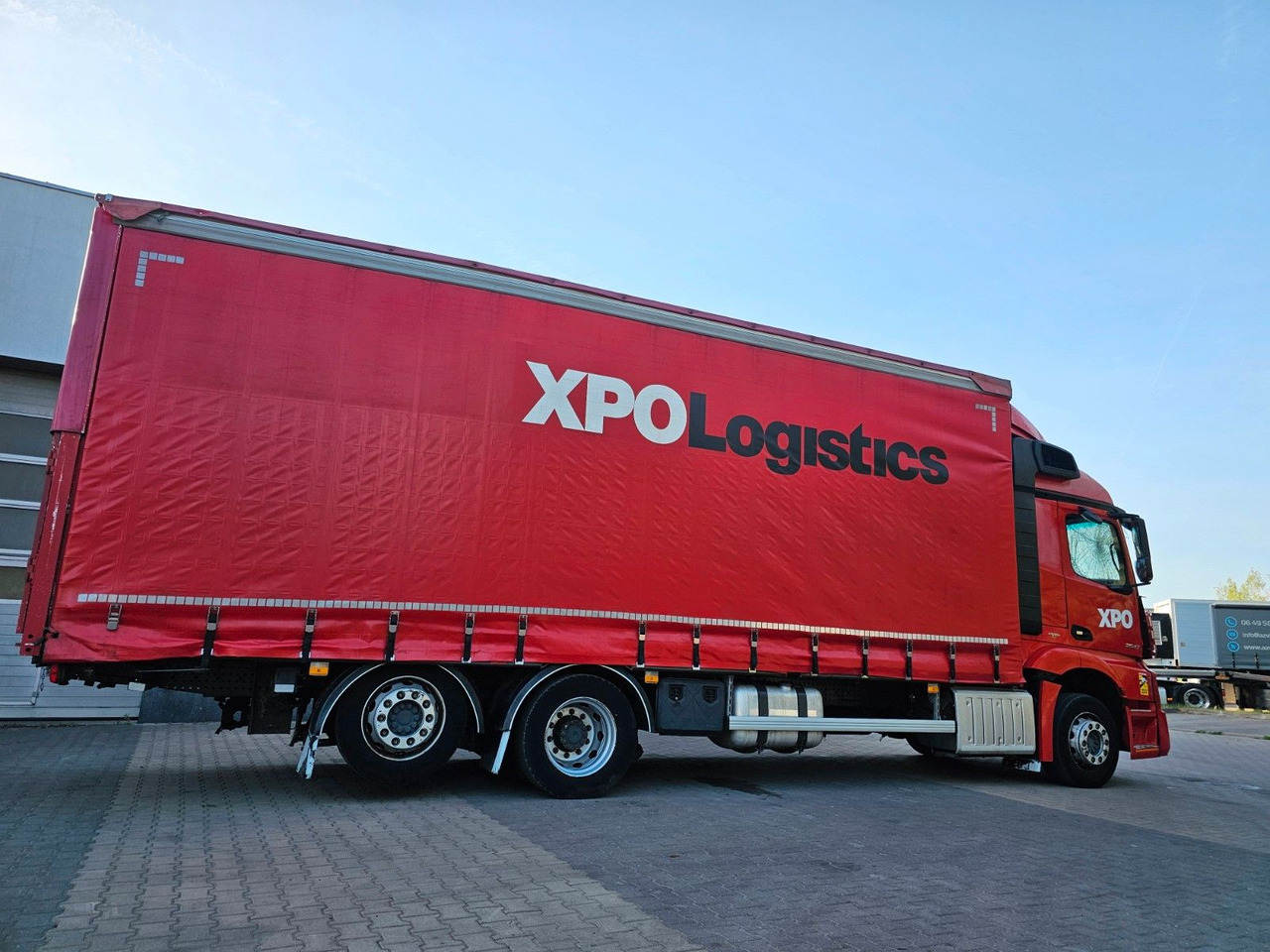 Mercedes-Benz 2543 ACTROS 6x2 JUMBO 8,2 Erhöhtes Dach Edscha - Caminhão com lona: foto 4 Mercedes-Benz 2543 ACTROS 6x2 JUMBO 8,2 Erhöhtes Dach Edscha - Caminhão com lona: foto 4