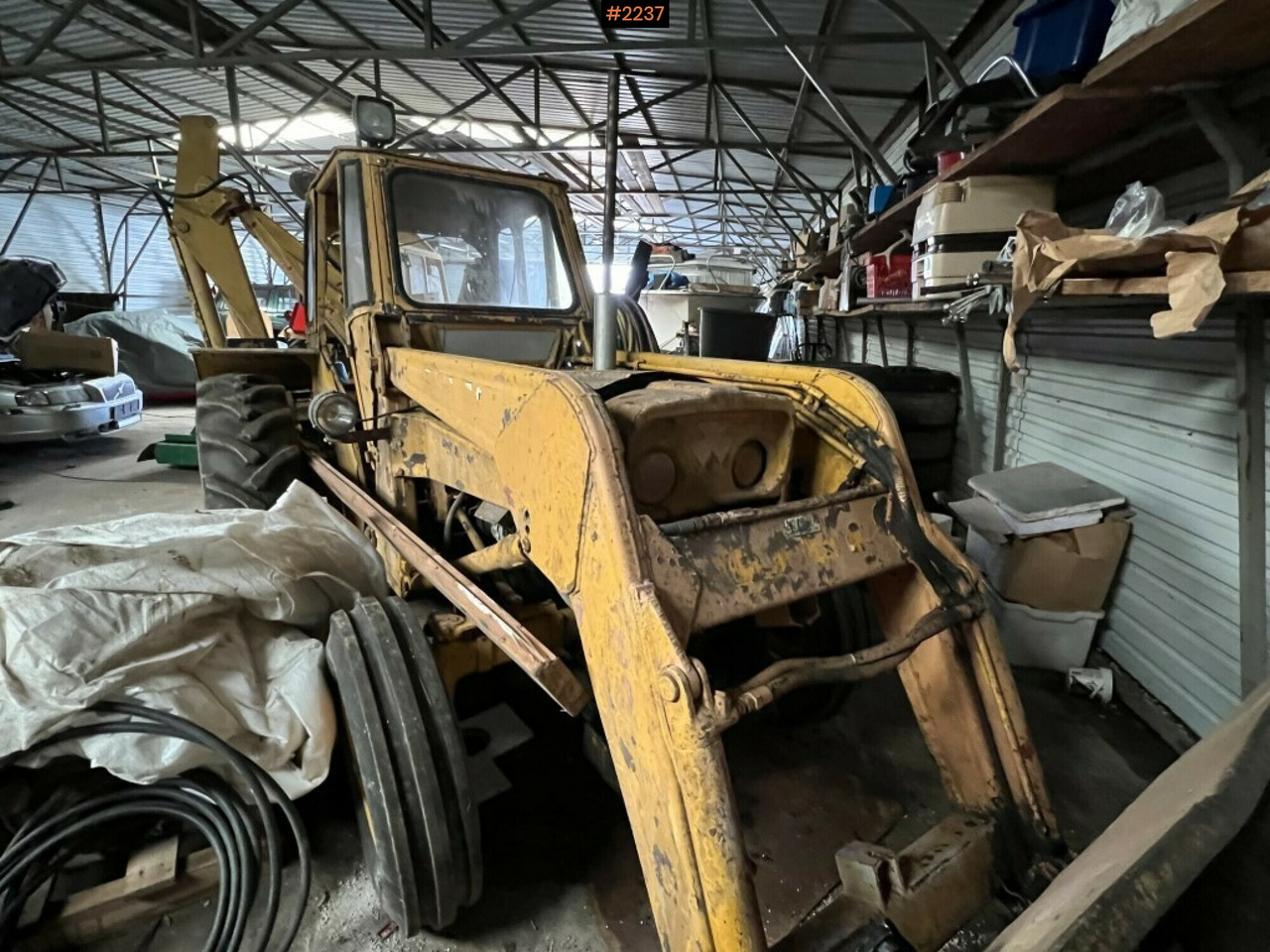 Backhoe loader- MASSEY-FERGUSON 203 - Retroescavadeira: foto 1 Backhoe loader- MASSEY-FERGUSON 203 - Retroescavadeira: foto 1
