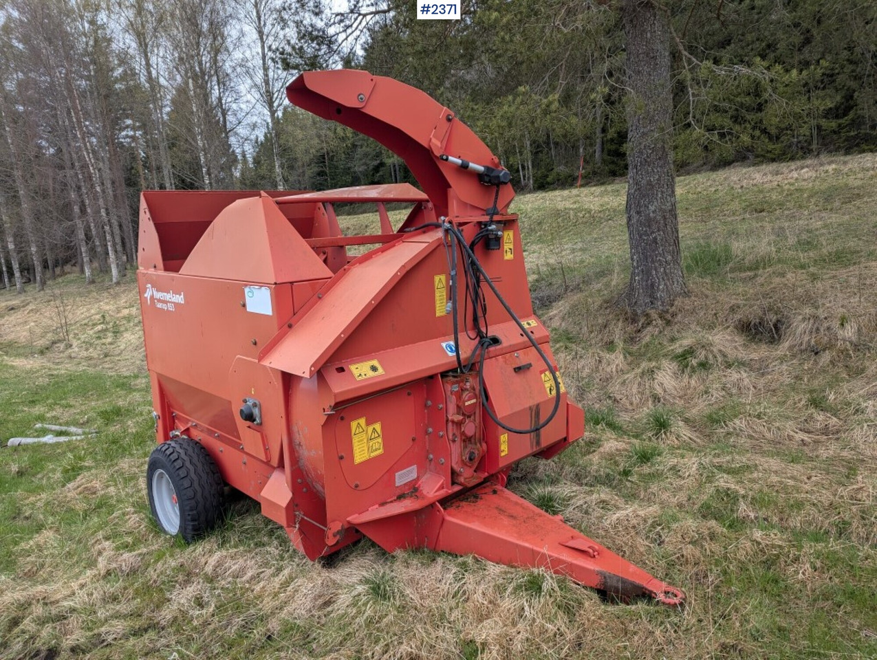 Bale cutter / Feed shredder Kverneland Taarup 853 - Máquina para produção de feno: foto 1 Bale cutter / Feed shredder Kverneland Taarup 853 - Máquina para produção de feno: foto 1