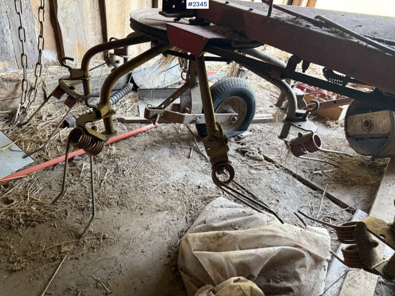Combi rake, JF CR320 - Máquina para produção de feno: foto 5 Combi rake, JF CR320 - Máquina para produção de feno: foto 5