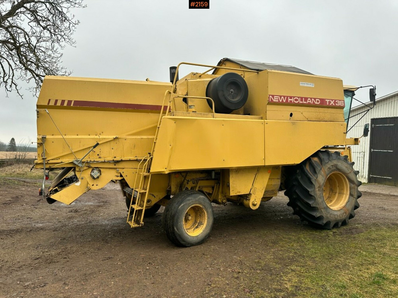 Combine harvester New Holland TX36 20 ft header with wagon (see video) - Ceifeira debulhadora: foto 4 Combine harvester New Holland TX36 20 ft header with wagon (see video) - Ceifeira debulhadora: foto 4