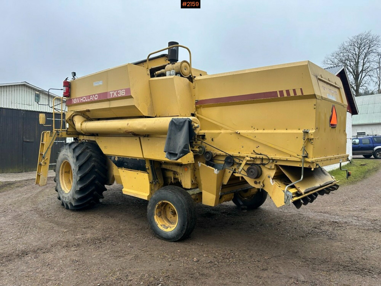 Combine harvester New Holland TX36 20 ft header with wagon (see video) - Ceifeira debulhadora: foto 5 Combine harvester New Holland TX36 20 ft header with wagon (see video) - Ceifeira debulhadora: foto 5