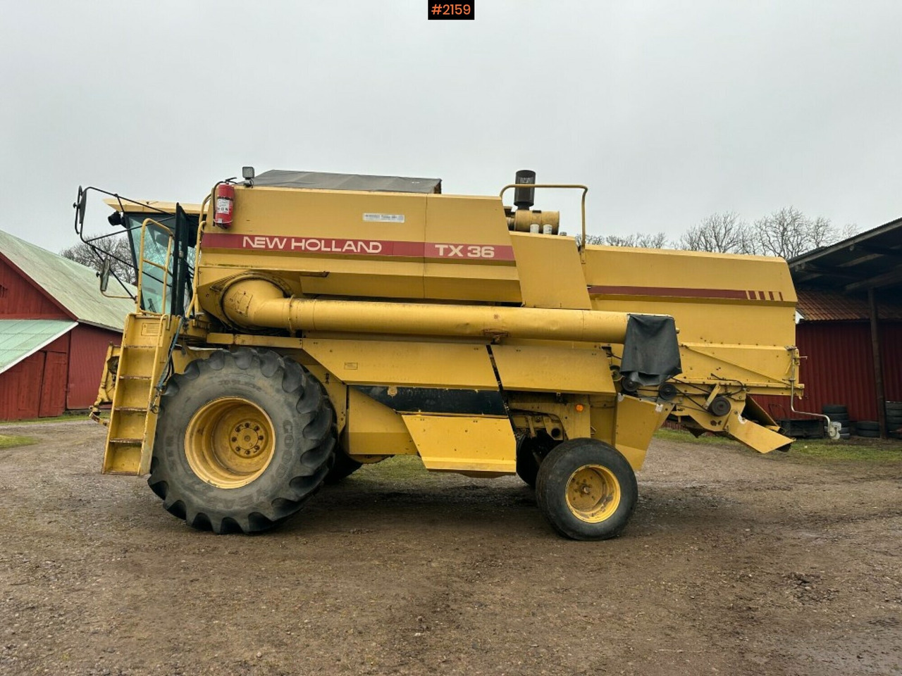 Combine harvester New Holland TX36 20 ft header with wagon (see video) - Ceifeira debulhadora: foto 3 Combine harvester New Holland TX36 20 ft header with wagon (see video) - Ceifeira debulhadora: foto 3