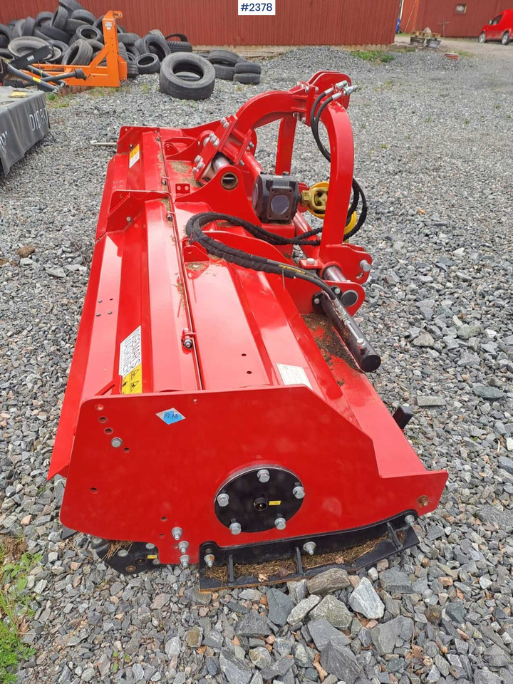 Flail mower KDK300 - Máquina para produção de feno: foto 3 Flail mower KDK300 - Máquina para produção de feno: foto 3