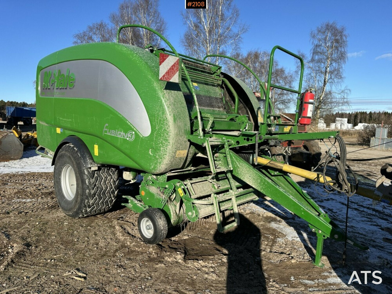 Round baler Mchale fusion 3 only 8490 bales (see video) - Máquina para produção de feno: foto 1 Round baler Mchale fusion 3 only 8490 bales (see video) - Máquina para produção de feno: foto 1
