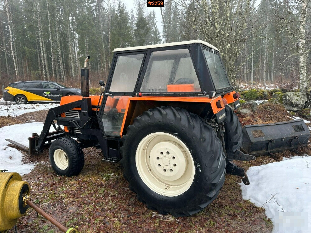 Tractor Ursus C385 Deluxe! with loader and implements - Trator: foto 2 Tractor Ursus C385 Deluxe! with loader and implements - Trator: foto 2
