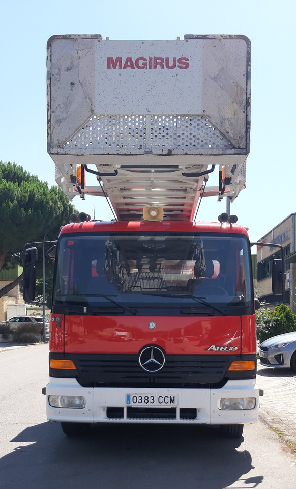 MERCEDES-BENZ 1528F MAGIRUS DLK 23-12 - Carro de bombeiro: foto 3 MERCEDES-BENZ 1528F MAGIRUS DLK 23-12 - Carro de bombeiro: foto 3