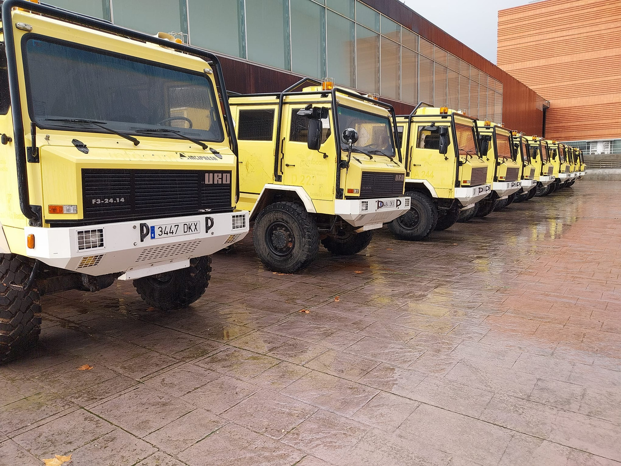 URO-IVECO TT URO F3-24 - Carro de bombeiro: foto 2 URO-IVECO TT URO F3-24 - Carro de bombeiro: foto 2