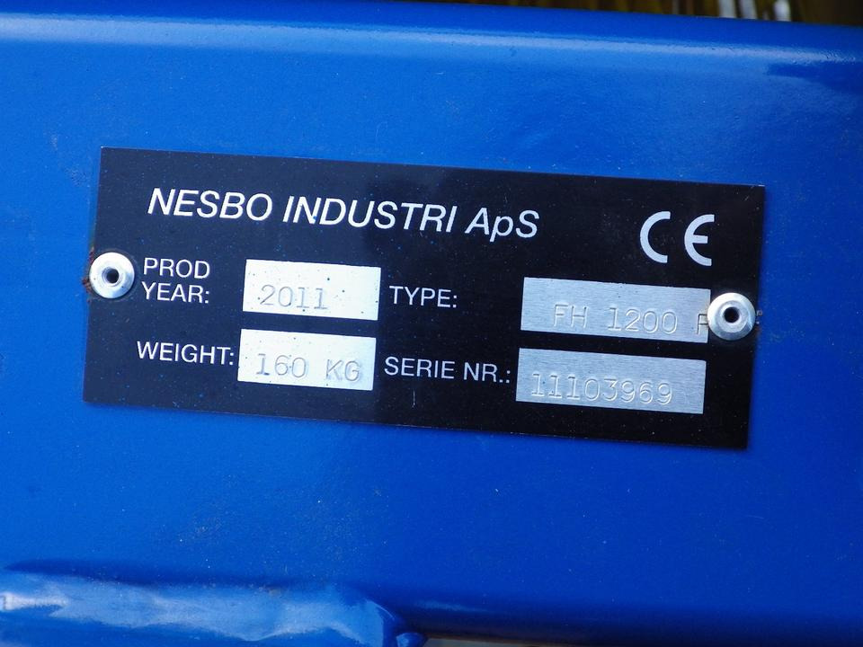 Front Kehrmaschine vollhydraulisch 1200NESBO ISEKI (2200 netto) - Vassoura: foto 5 Front Kehrmaschine vollhydraulisch 1200NESBO ISEKI (2200 netto) - Vassoura: foto 5