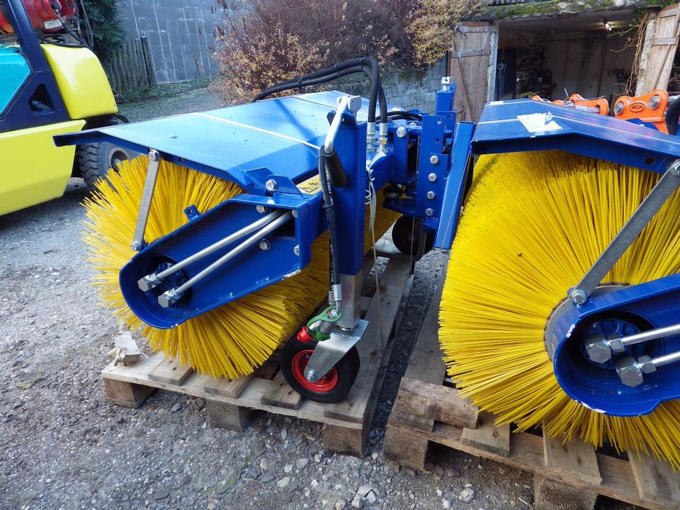 Front Kehrmaschine vollhydraulisch 1200NESBO ISEKI (2200 netto) - Vassoura: foto 4 Front Kehrmaschine vollhydraulisch 1200NESBO ISEKI (2200 netto) - Vassoura: foto 4
