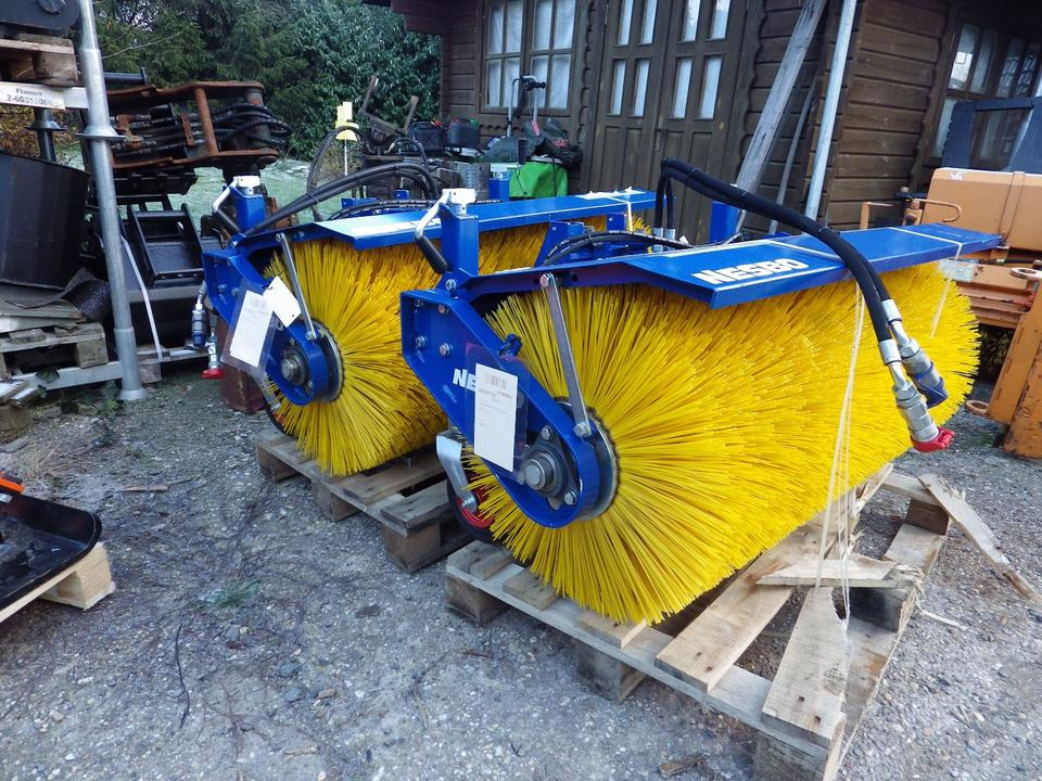 Front Kehrmaschine vollhydraulisch 1200NESBO ISEKI (2200 netto) - Vassoura: foto 1 Front Kehrmaschine vollhydraulisch 1200NESBO ISEKI (2200 netto) - Vassoura: foto 1