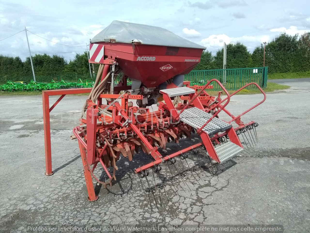 KUHN SEMOIR EN LIGNE ACCORD PNEUMATIC - Semeadora combinada: foto 2 KUHN SEMOIR EN LIGNE ACCORD PNEUMATIC - Semeadora combinada: foto 2