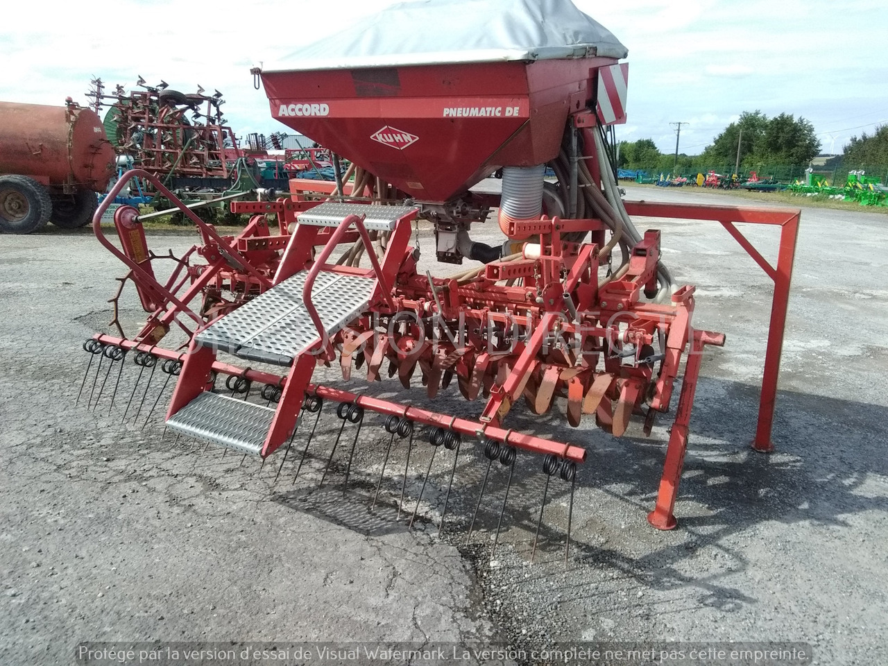 KUHN SEMOIR EN LIGNE ACCORD PNEUMATIC - Semeadora combinada: foto 3 KUHN SEMOIR EN LIGNE ACCORD PNEUMATIC - Semeadora combinada: foto 3