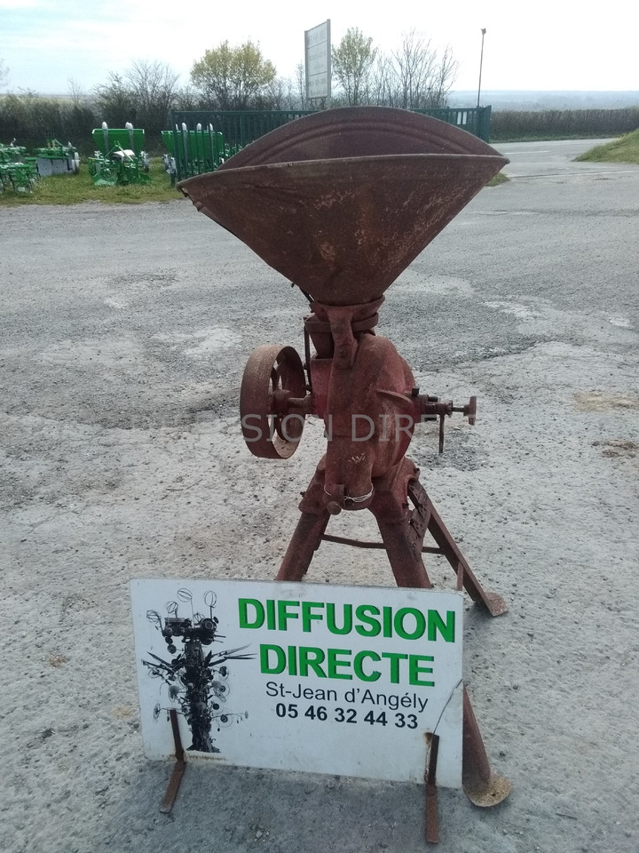 MOULIN A FARINE - Equipamento de pós-colheita: foto 1 MOULIN A FARINE - Equipamento de pós-colheita: foto 1