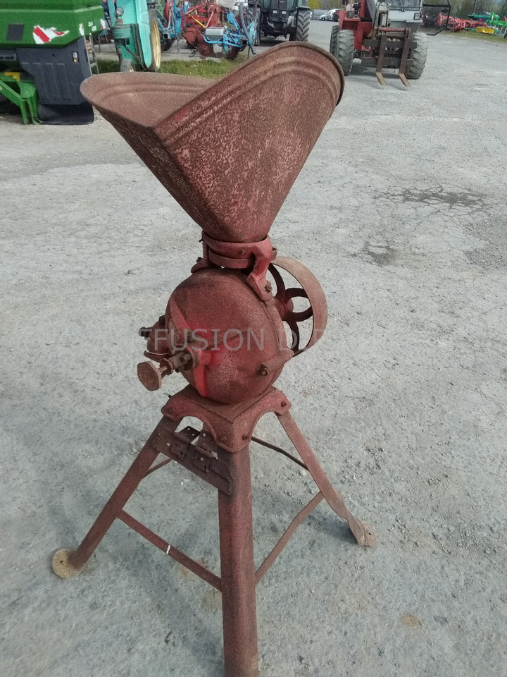 MOULIN A FARINE - Equipamento de pós-colheita: foto 2 MOULIN A FARINE - Equipamento de pós-colheita: foto 2