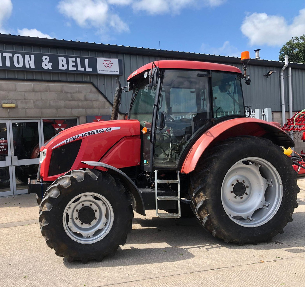 2012 Zetor Forterra 95, 2900 Hours - Trator: foto 1 2012 Zetor Forterra 95, 2900 Hours - Trator: foto 1