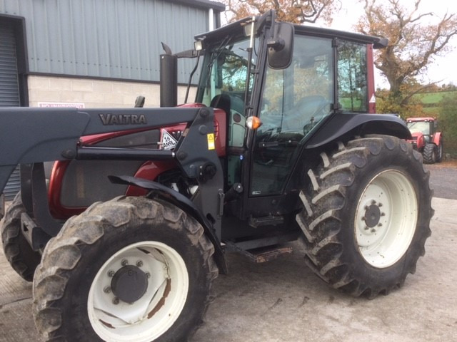 2016 Valtra A93, one local owner machine - Trator: foto 1 2016 Valtra A93, one local owner machine - Trator: foto 1