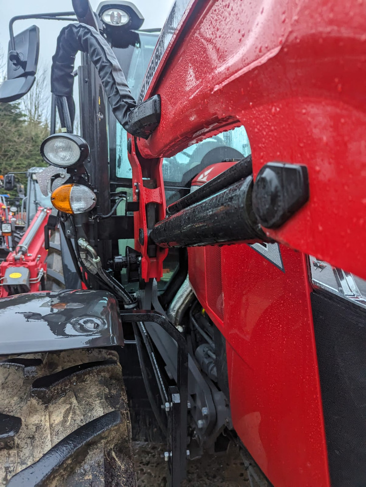 2022 Massey Ferguson 5712M c/w Loader, As New - Trator: foto 5 2022 Massey Ferguson 5712M c/w Loader, As New - Trator: foto 5